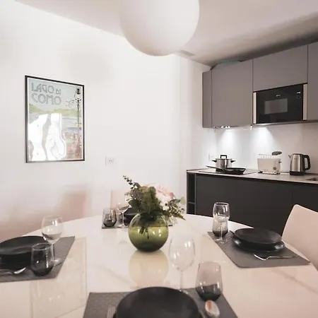 Appartamento Modern Lungolago Di
